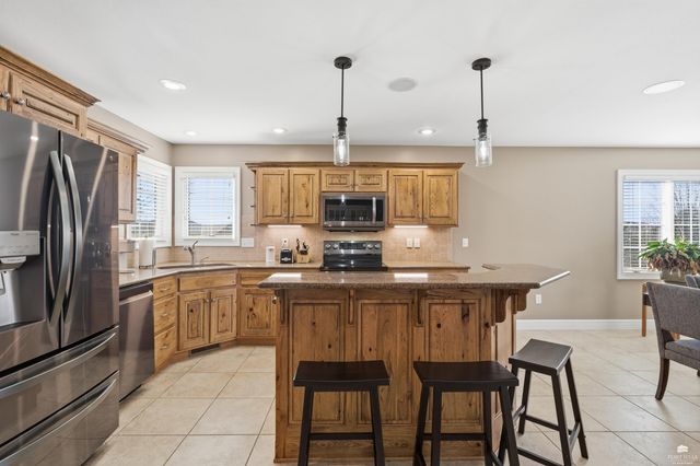 1204 S Mill Point Circle, Manhattan, KS 66503