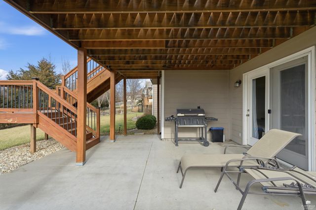 1204 S Mill Point Circle, Manhattan, KS 66503