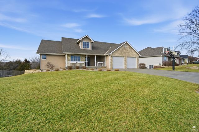 1204 S Mill Point Circle, Manhattan, KS 66503