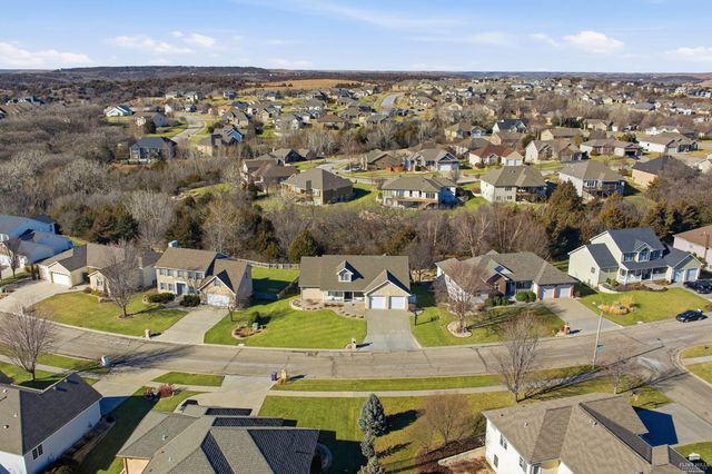 1204 S Mill Point Circle, Manhattan, KS 66503