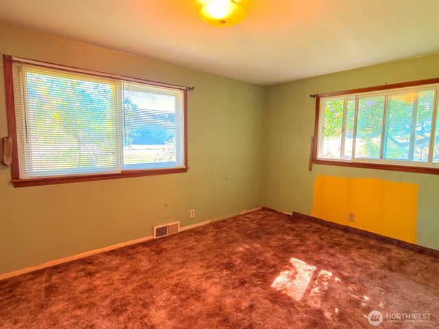 638 S 160th Street, Burien, WA 98148