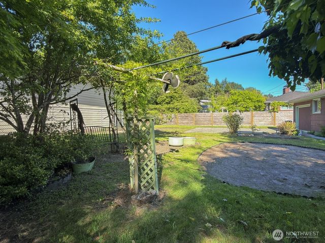 638 S 160th Street, Burien, WA 98148