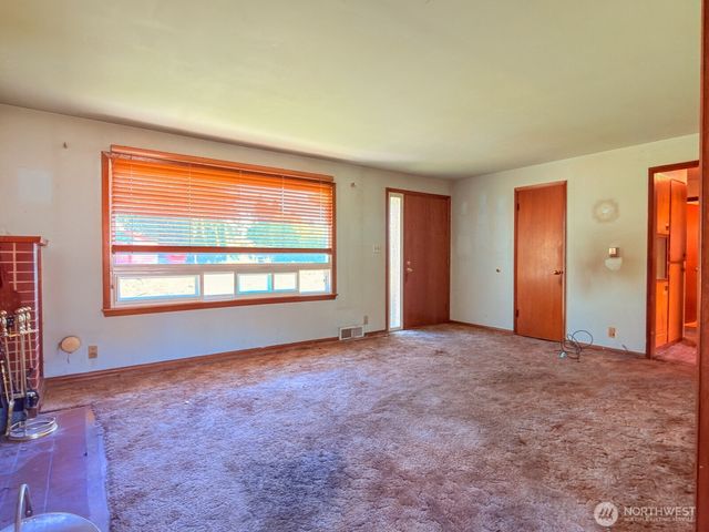 638 S 160th Street, Burien, WA 98148