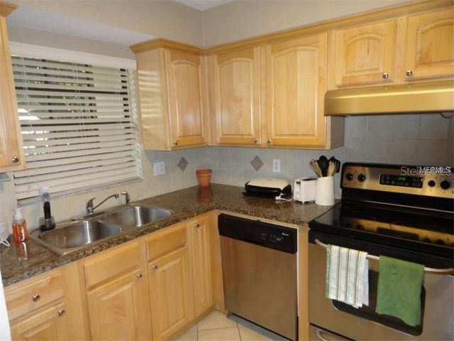 6100 GULFPORT BOULEVARD S 102, Gulfport, FL 33707
