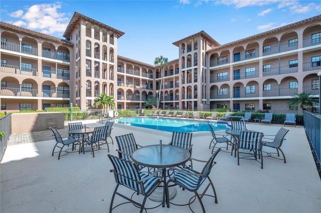 6100 GULFPORT BOULEVARD S 102, Gulfport, FL 33707
