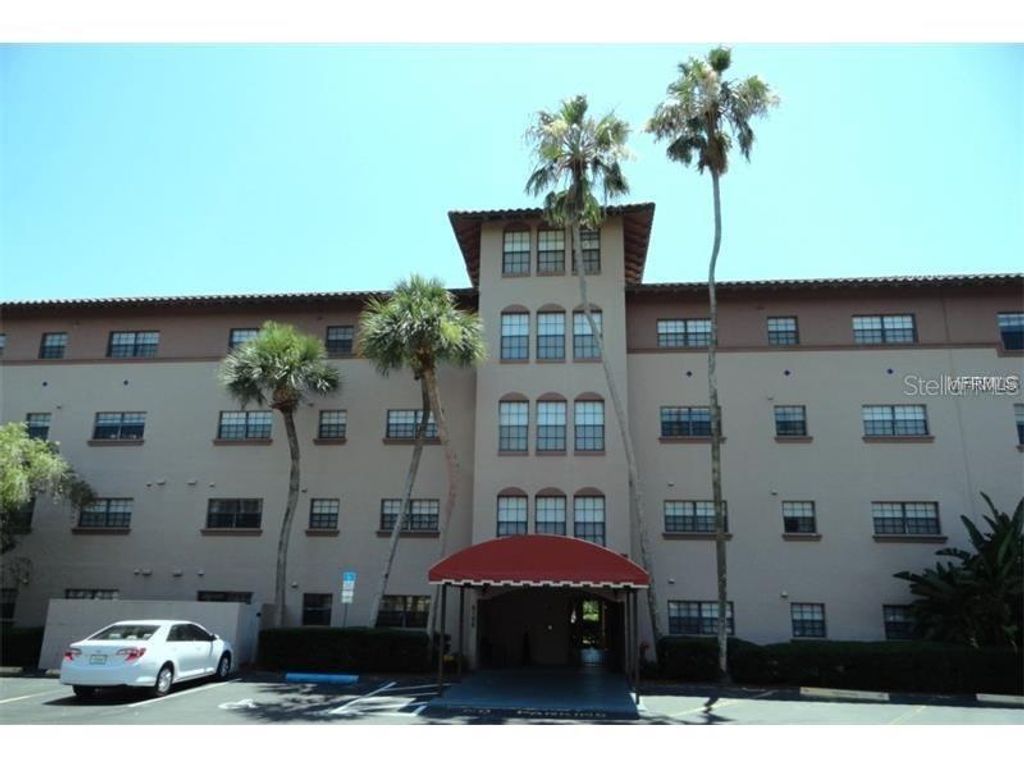 6100 GULFPORT BOULEVARD S 102, Gulfport, FL 33707