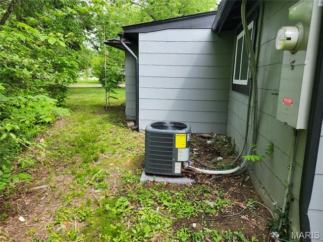 6 Irma Lane, Fairview Heights, IL 62208