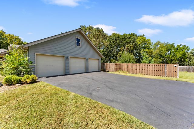 6317 S Glenridge Drive, Springfield, MO 65804