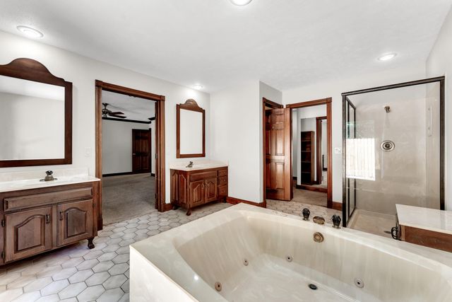 6317 S Glenridge Drive, Springfield, MO 65804