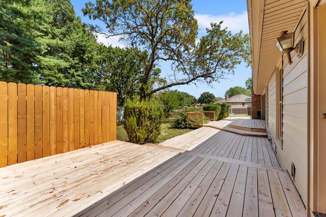 6317 S Glenridge Drive, Springfield, MO 65804