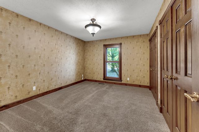6317 S Glenridge Drive, Springfield, MO 65804