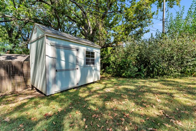 6317 S Glenridge Drive, Springfield, MO 65804