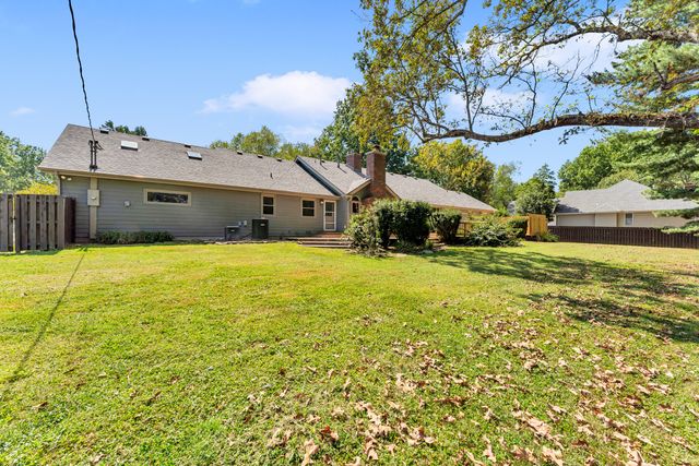 6317 S Glenridge Drive, Springfield, MO 65804