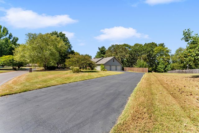 6317 S Glenridge Drive, Springfield, MO 65804