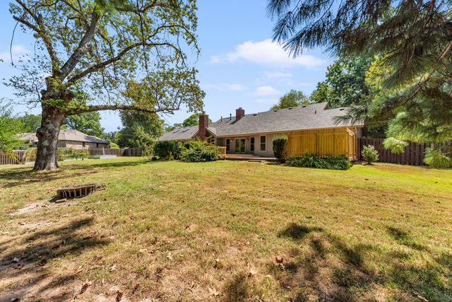 6317 S Glenridge Drive, Springfield, MO 65804