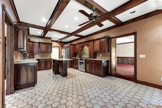 6317 S Glenridge Drive, Springfield, MO 65804