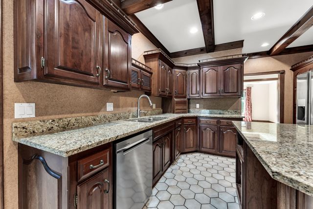 6317 S Glenridge Drive, Springfield, MO 65804