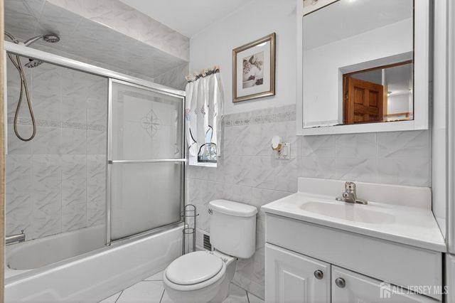 4 Jeanette Street, Carteret, NJ 07008