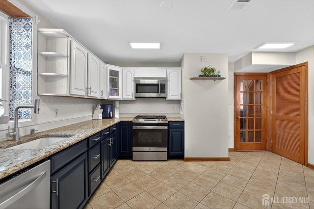 4 Jeanette Street, Carteret, NJ 07008