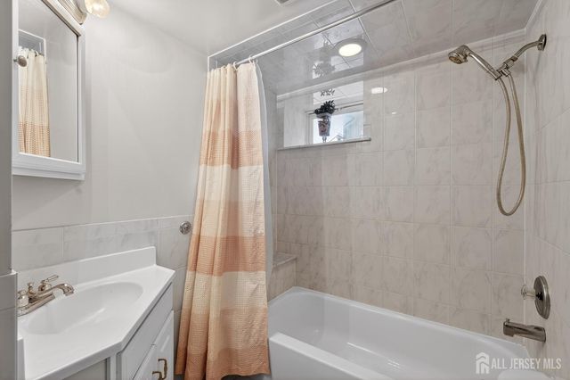 4 Jeanette Street, Carteret, NJ 07008