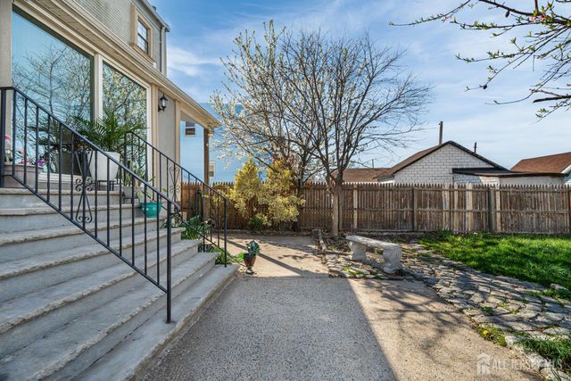 4 Jeanette Street, Carteret, NJ 07008