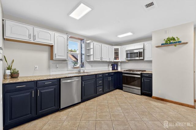 4 Jeanette Street, Carteret, NJ 07008