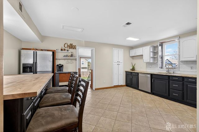 4 Jeanette Street, Carteret, NJ 07008