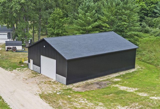 8861 S Big Buck Lane, Newaygo, MI 49337