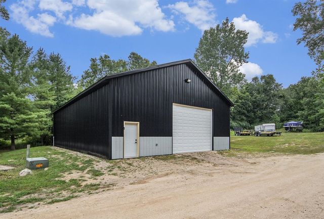8861 S Big Buck Lane, Newaygo, MI 49337
