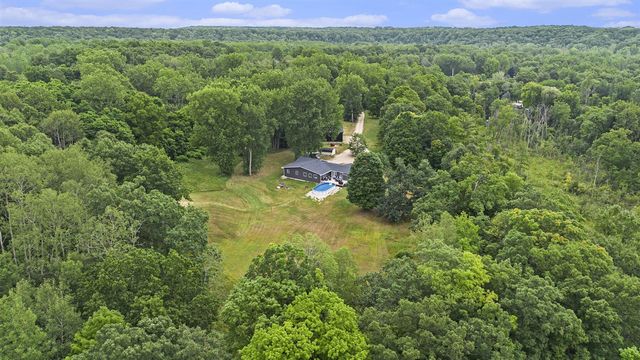 8861 S Big Buck Lane, Newaygo, MI 49337