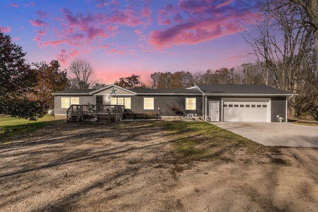 8861 S Big Buck Lane, Newaygo, MI 49337