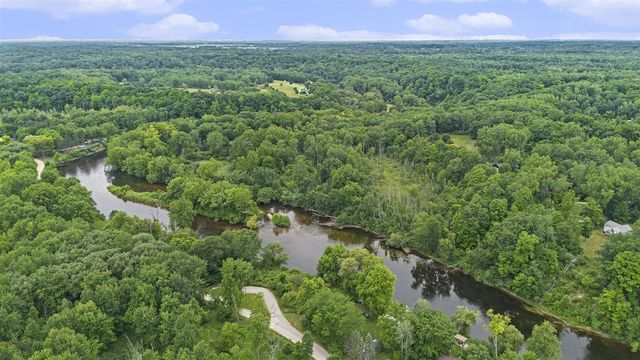 8861 S Big Buck Lane, Newaygo, MI 49337