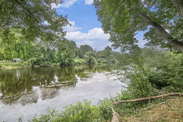 8861 S Big Buck Lane, Newaygo, MI 49337