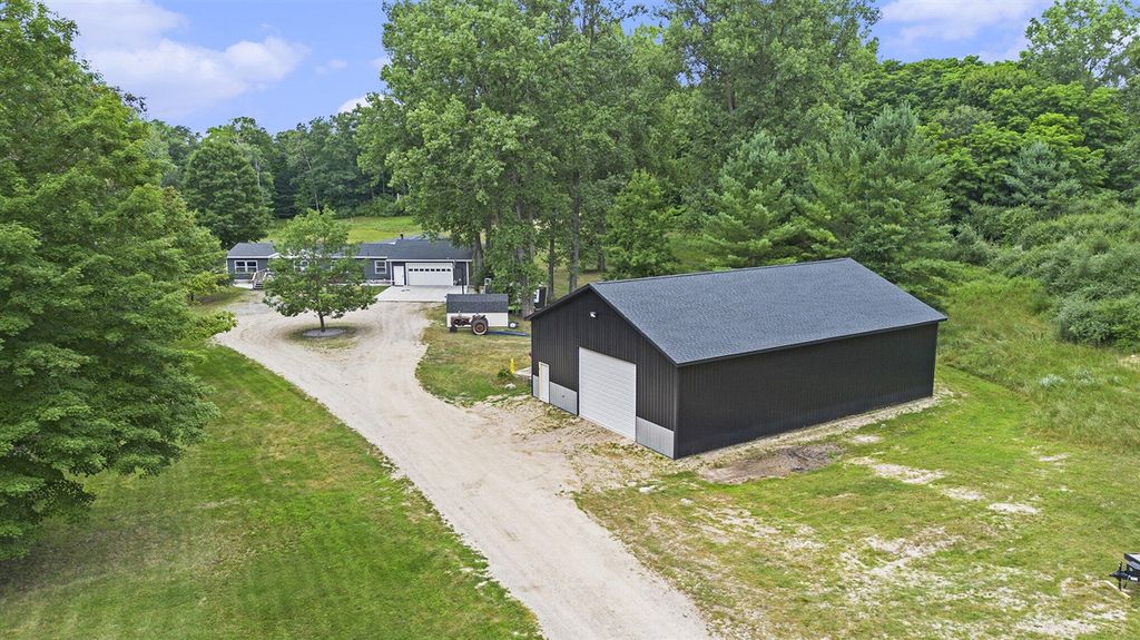8861 S Big Buck Lane, Newaygo, MI 49337