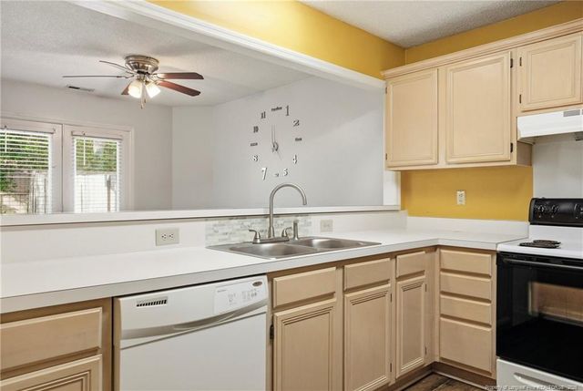 2644 Burke Lane, Hope Mills, NC 28306