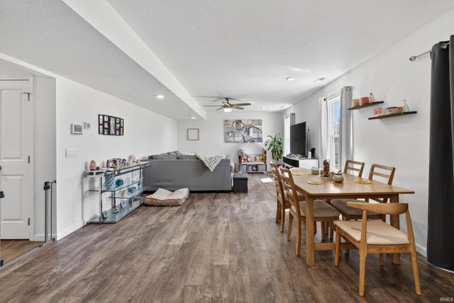 10024 Glen Edge Lane, New Haven, IN 46774