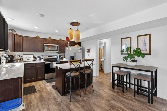 10024 Glen Edge Lane, New Haven, IN 46774