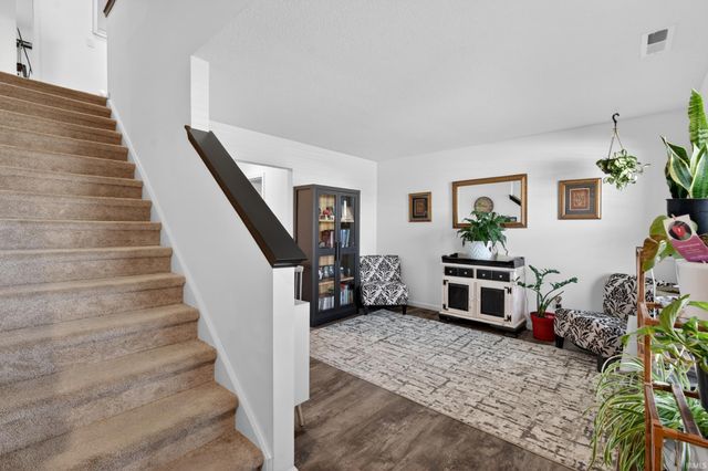 10024 Glen Edge Lane, New Haven, IN 46774