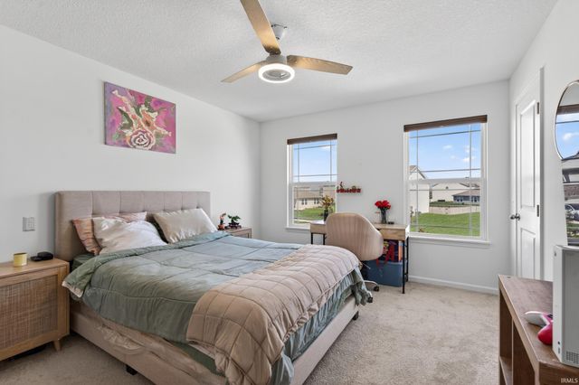 10024 Glen Edge Lane, New Haven, IN 46774