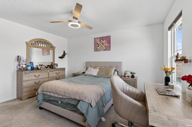 10024 Glen Edge Lane, New Haven, IN 46774