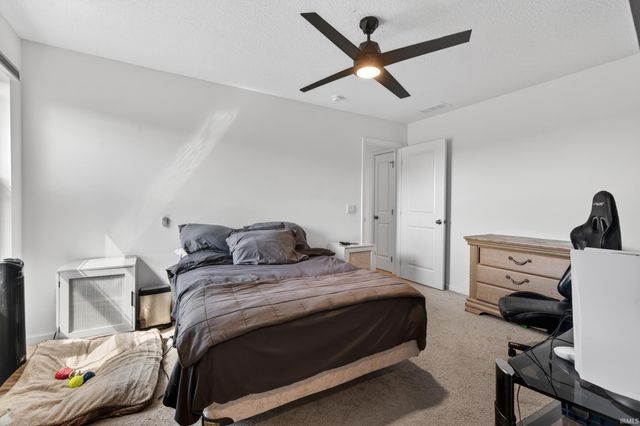 10024 Glen Edge Lane, New Haven, IN 46774