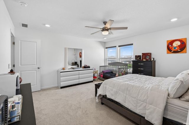 10024 Glen Edge Lane, New Haven, IN 46774