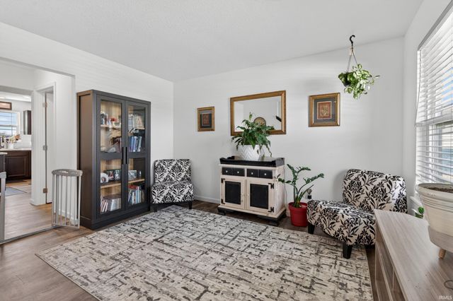 10024 Glen Edge Lane, New Haven, IN 46774