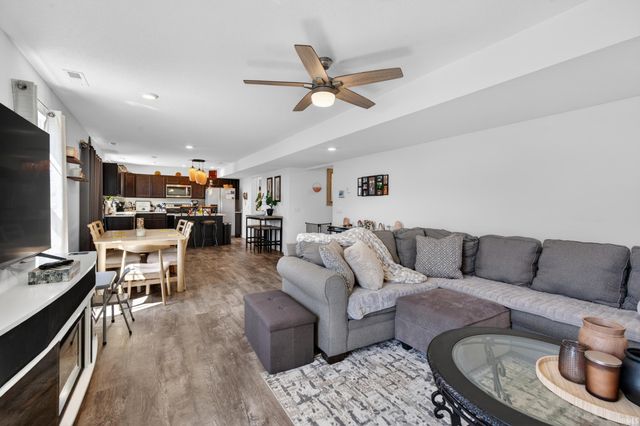 10024 Glen Edge Lane, New Haven, IN 46774