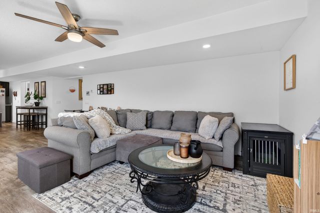 10024 Glen Edge Lane, New Haven, IN 46774