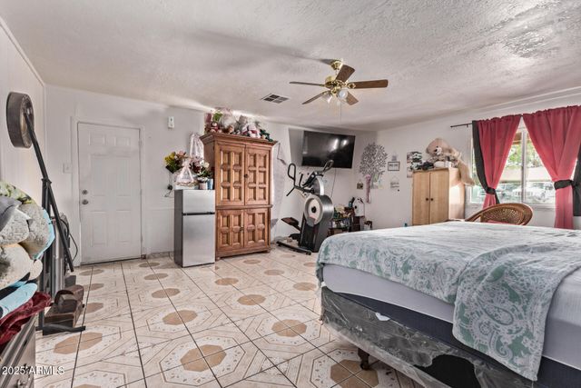 6814 W BERKELEY Road, Phoenix, AZ 85035