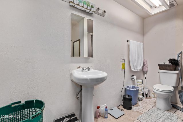 6814 W BERKELEY Road, Phoenix, AZ 85035