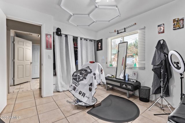 6814 W BERKELEY Road, Phoenix, AZ 85035