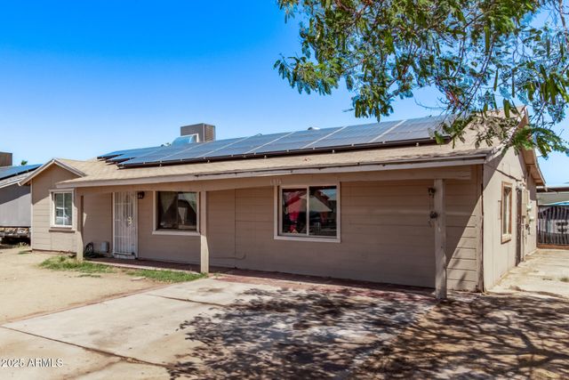 6814 W BERKELEY Road, Phoenix, AZ 85035