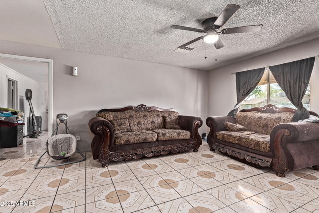 6814 W BERKELEY Road, Phoenix, AZ 85035